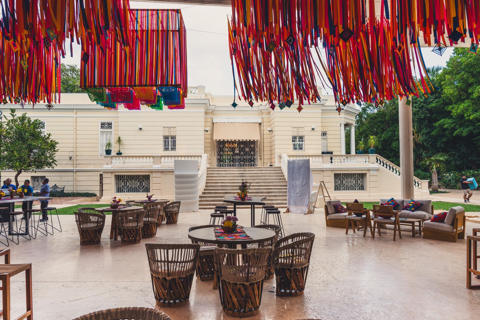 Vista amplia de las áreas de convivencia en Quinta Montes Molina